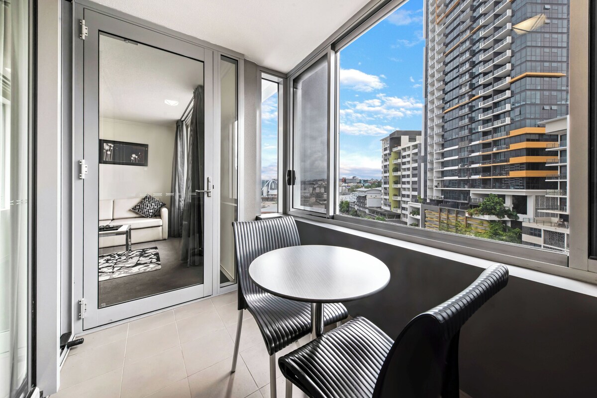 The Capitol Apartments
