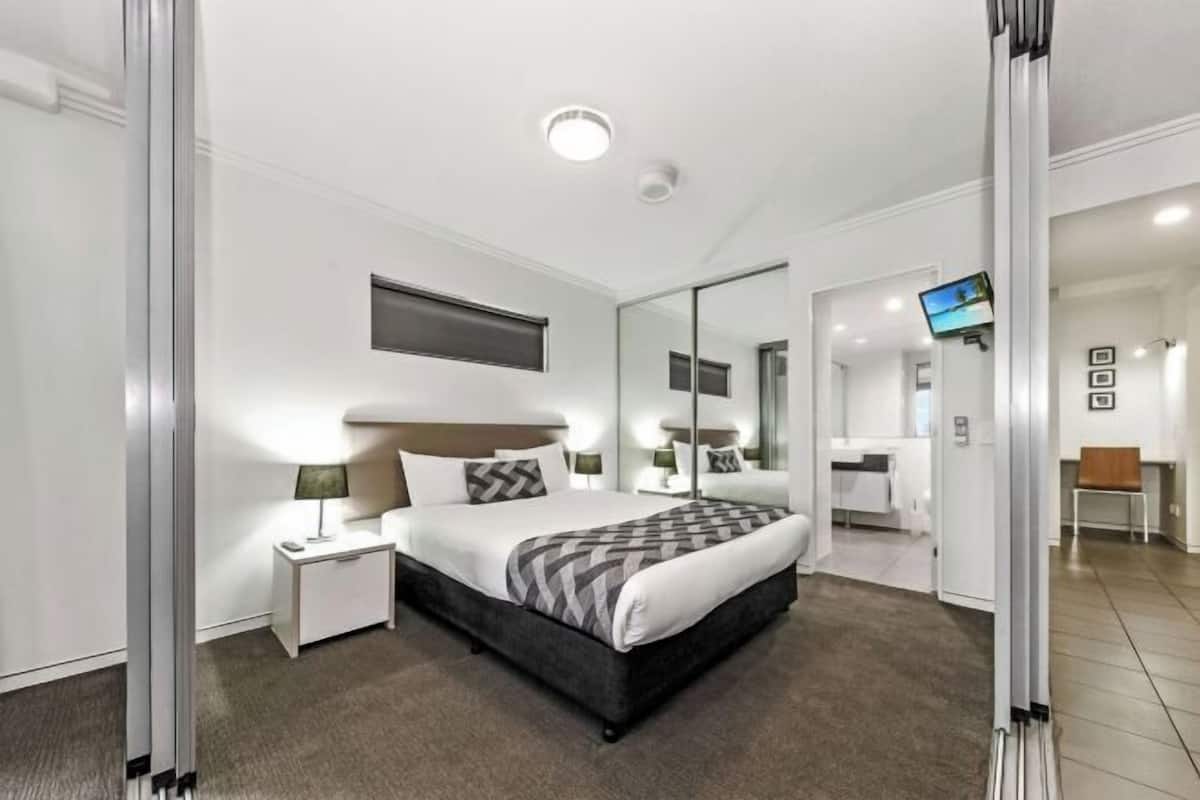 Soundproofing, iron/ironing board, WiFi (free), individually decorated