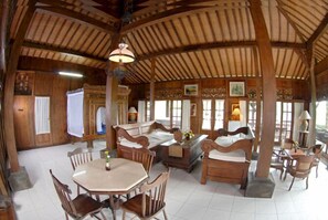 別墅 (Joglo 3) | 起居區 | 32-吋平面電視、有線頻道、電視