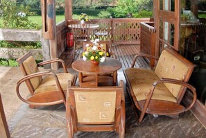 別墅 (Joglo 4) | 露台/庭院