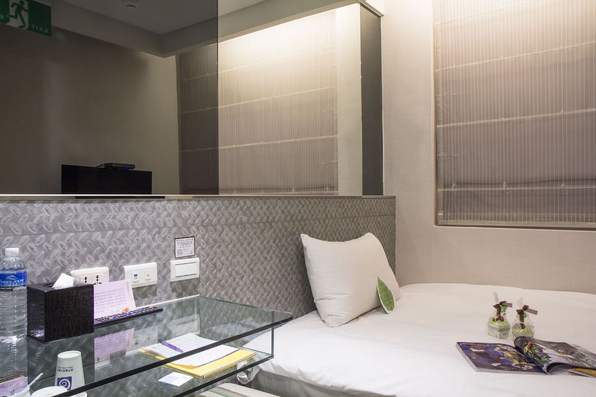 Single Room | Down comforters, free minibar, in-room safe, individually decorated