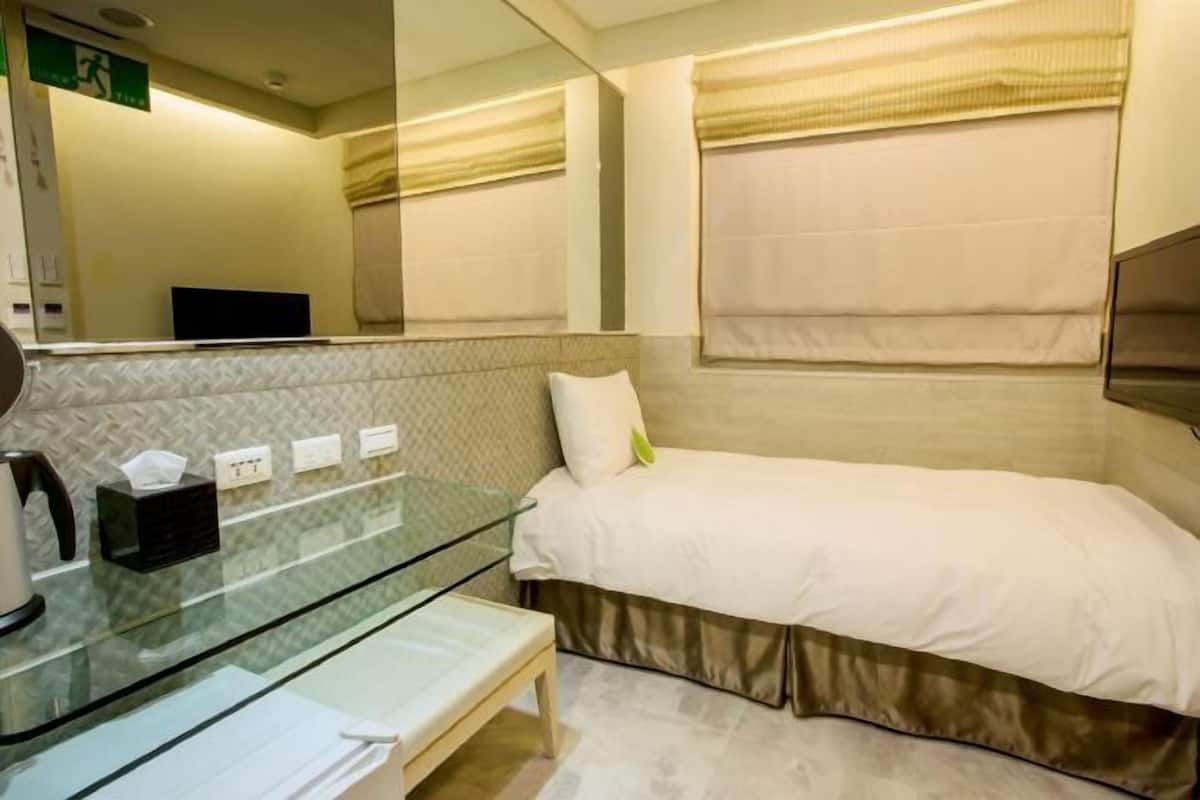 Down comforters, free minibar, in-room safe, individually decorated
