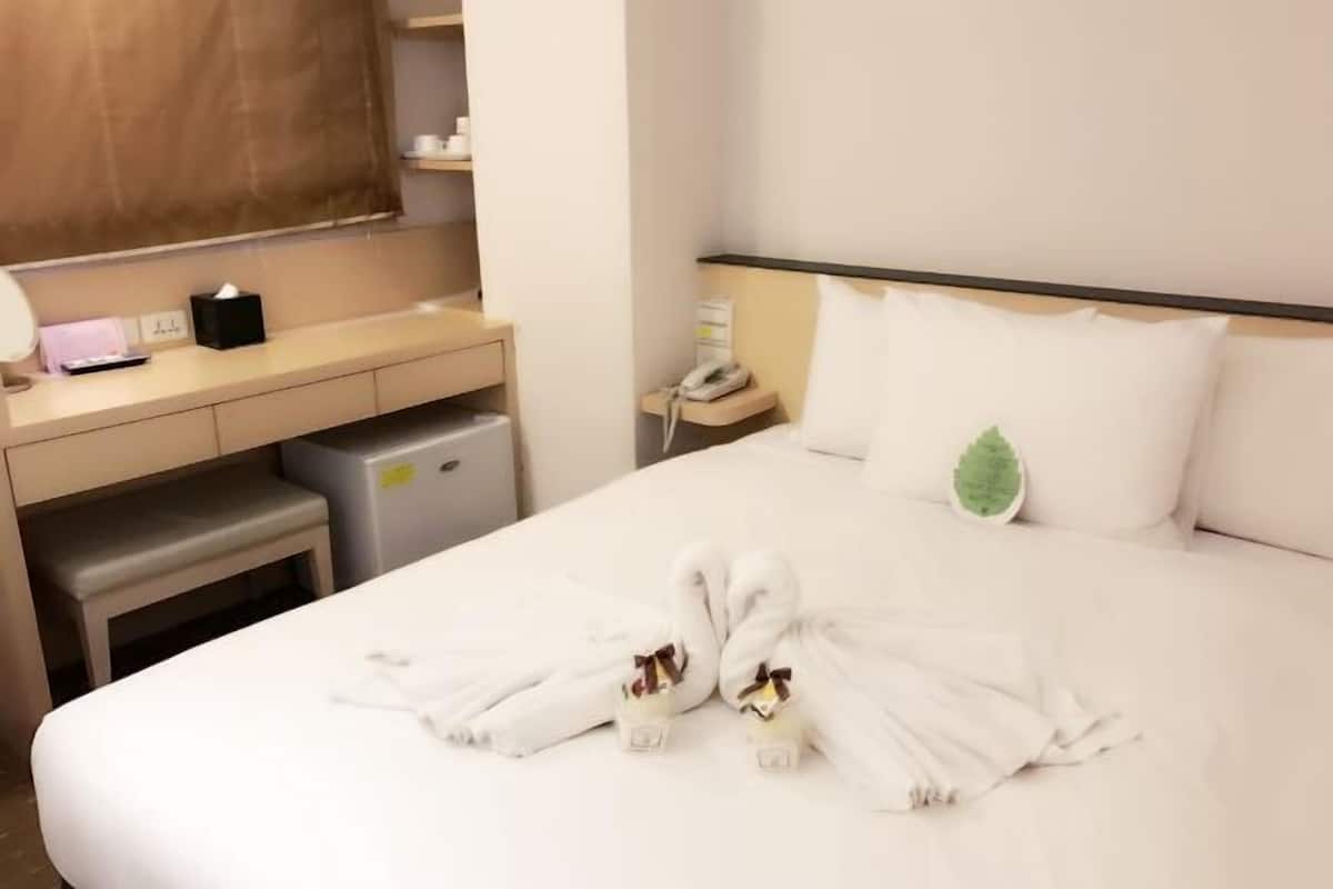Down comforters, free minibar, in-room safe, individually decorated