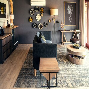 Luksussuite | 1 soverom, dundyner, minibar og safe på rommet