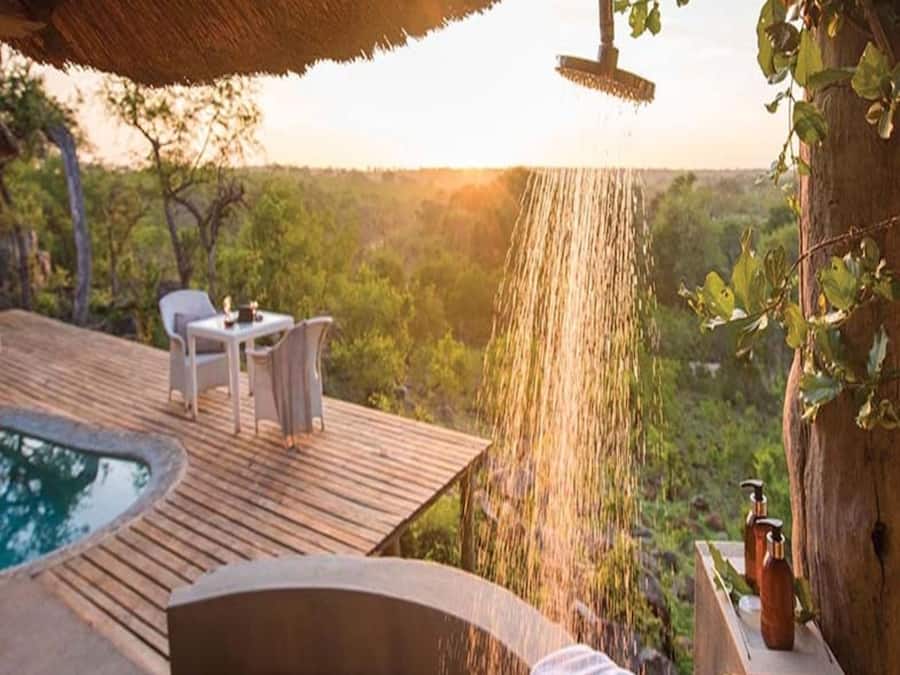 Suíte superluxo (Single) | Banheiro | Banheira e chuveiro separados, produtos de toalete de grife