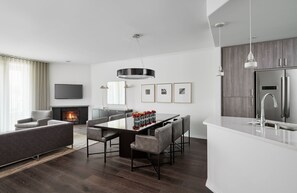 Fridge, microwave, stovetop, dishwasher - AKA Beverly Hills (Beverly Hills)