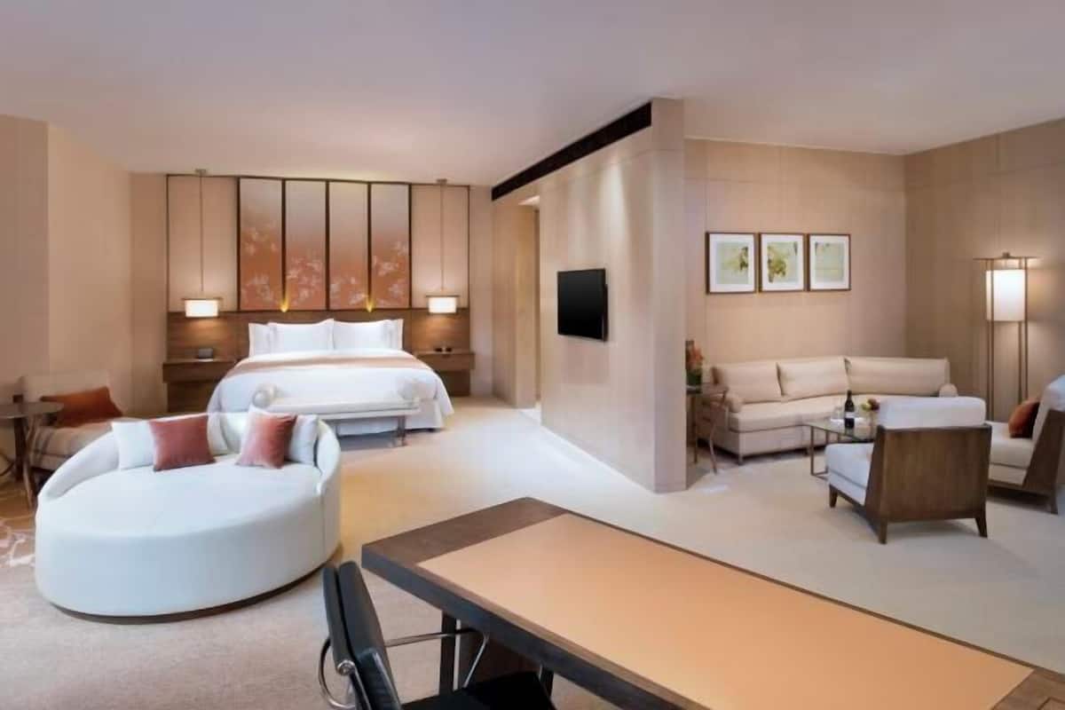 In-room safe, desk, laptop workspace, free cots/infant beds