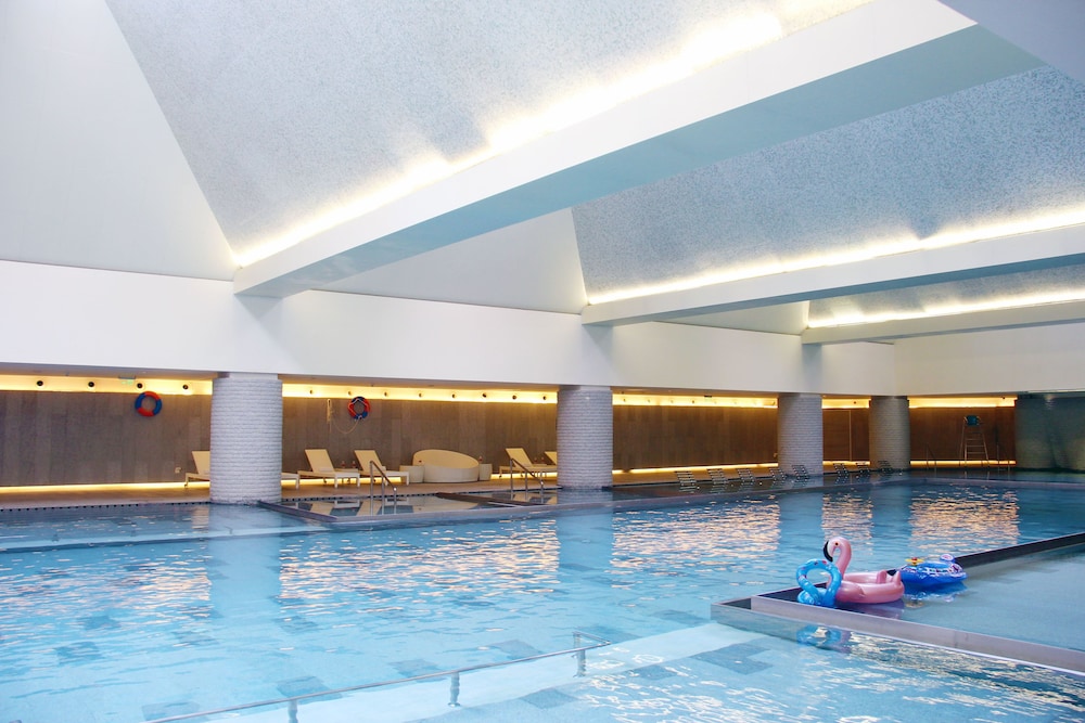 Twelve at Hengshan, a Luxury Collection Hotel, Shanghai by null