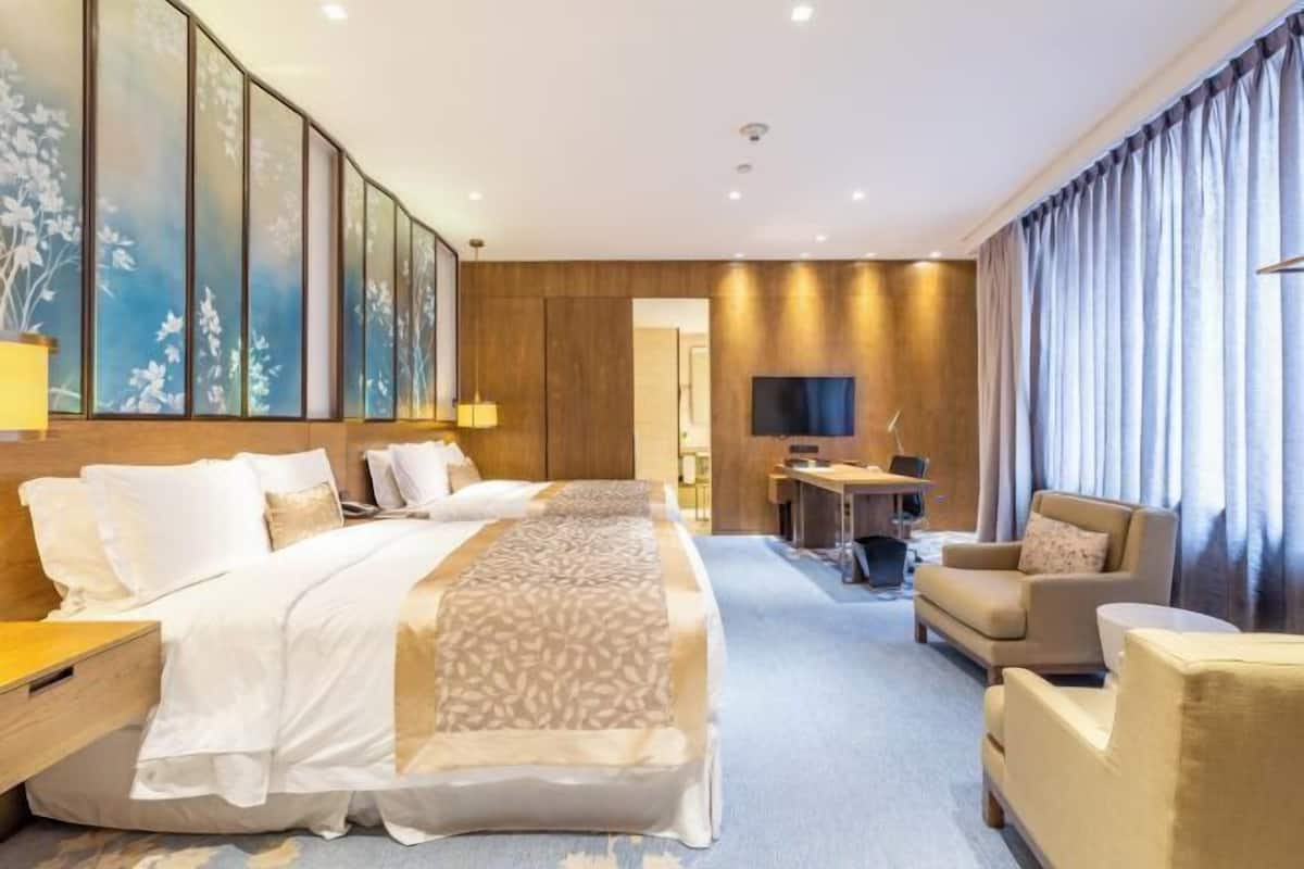 In-room safe, desk, laptop workspace, free cots/infant beds