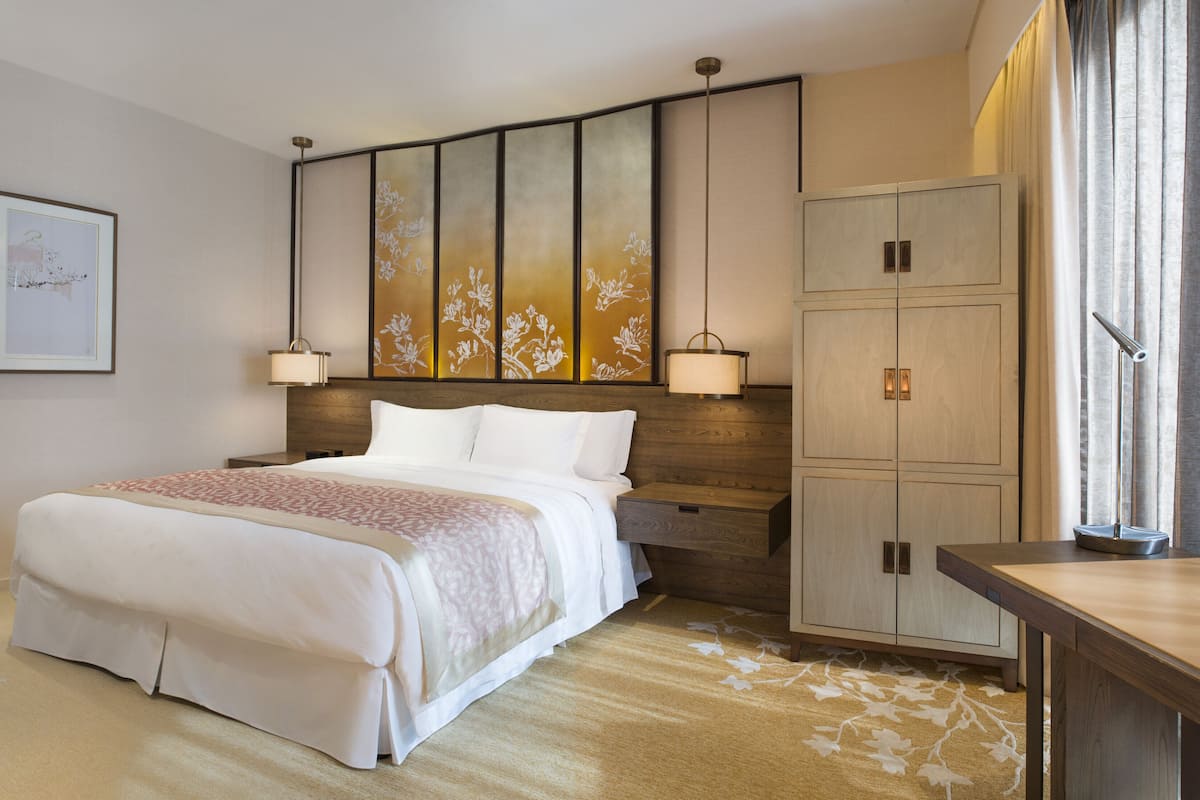 In-room safe, desk, laptop workspace, free cots/infant beds