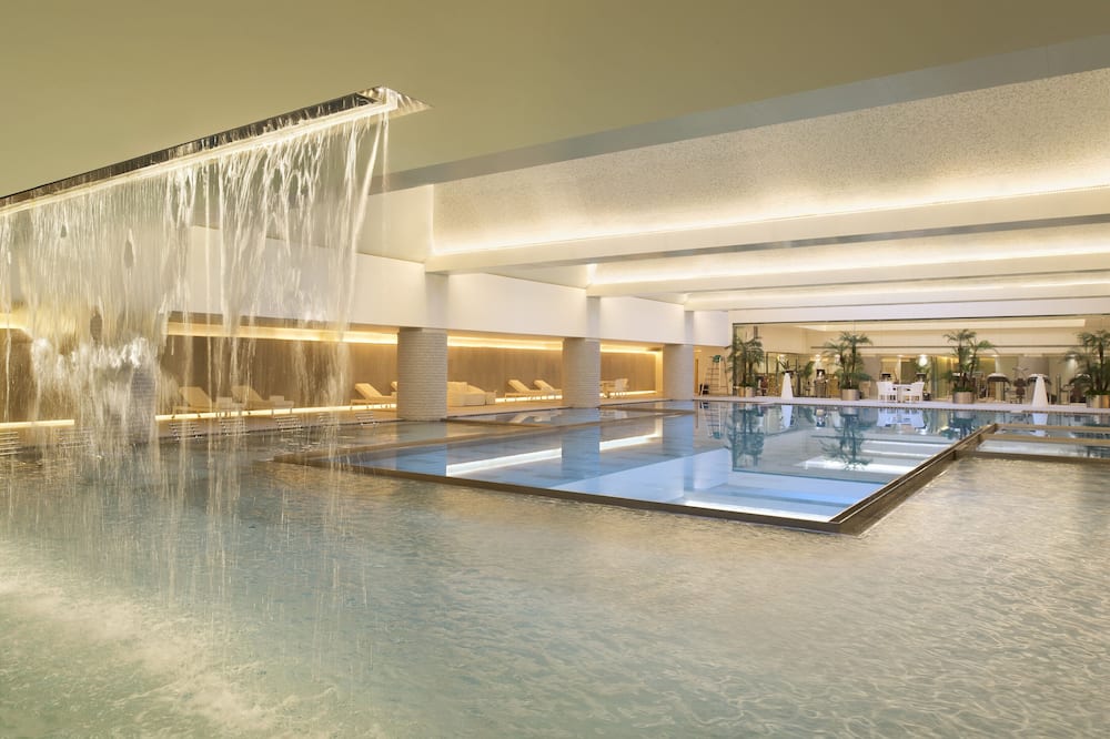 HUALUXE Shanghai Twelve at Hengshan by IHG