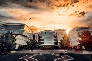 Front of property - Cevahir Hotel Istanbul Asia (Istanbul)