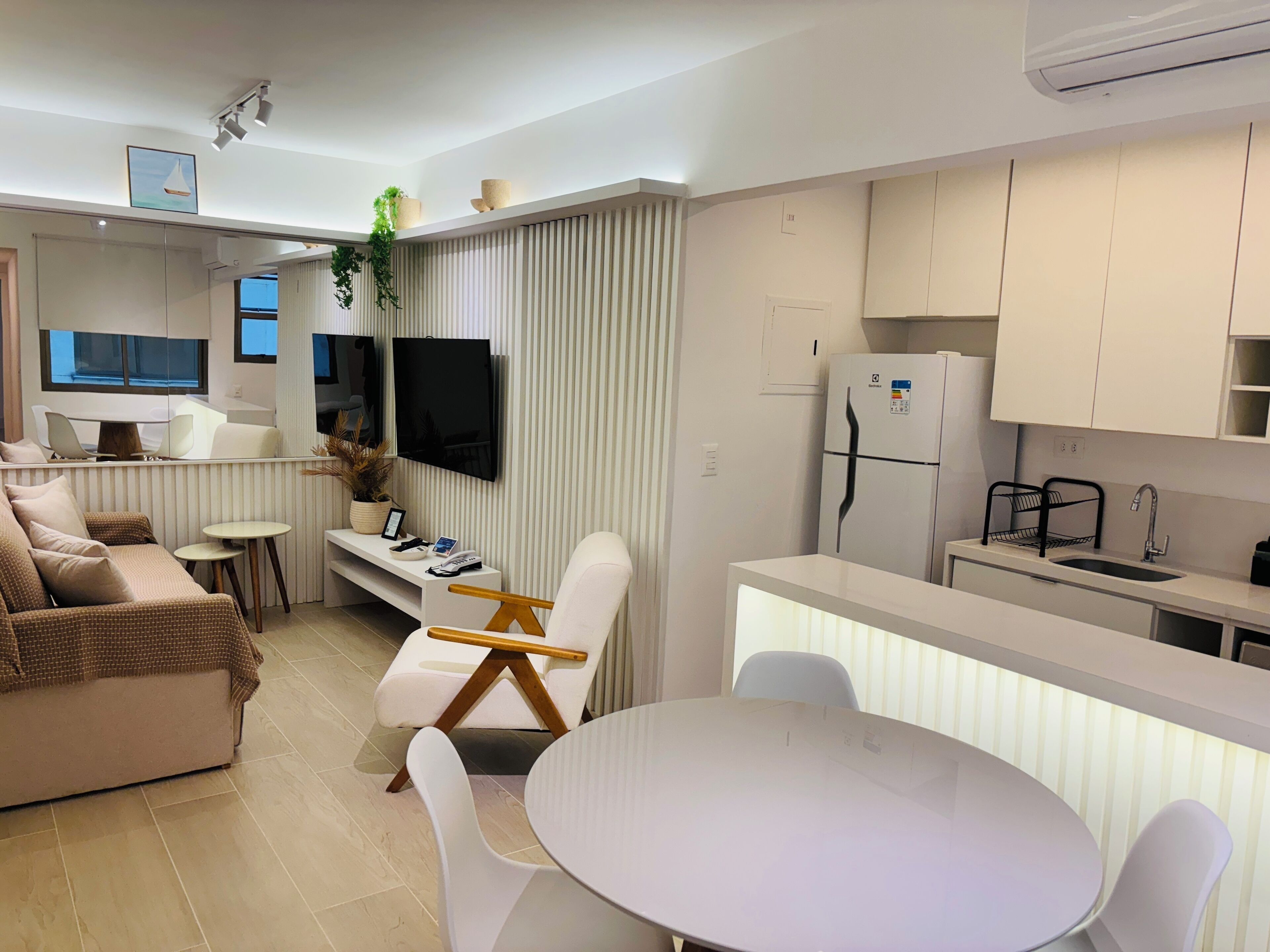Apartment | Dining