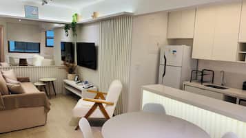 Apartment | Dining