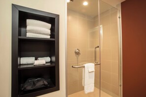 Free toiletries, hair dryer, towels - Courtyard Toluca Tollocan (Toluca)