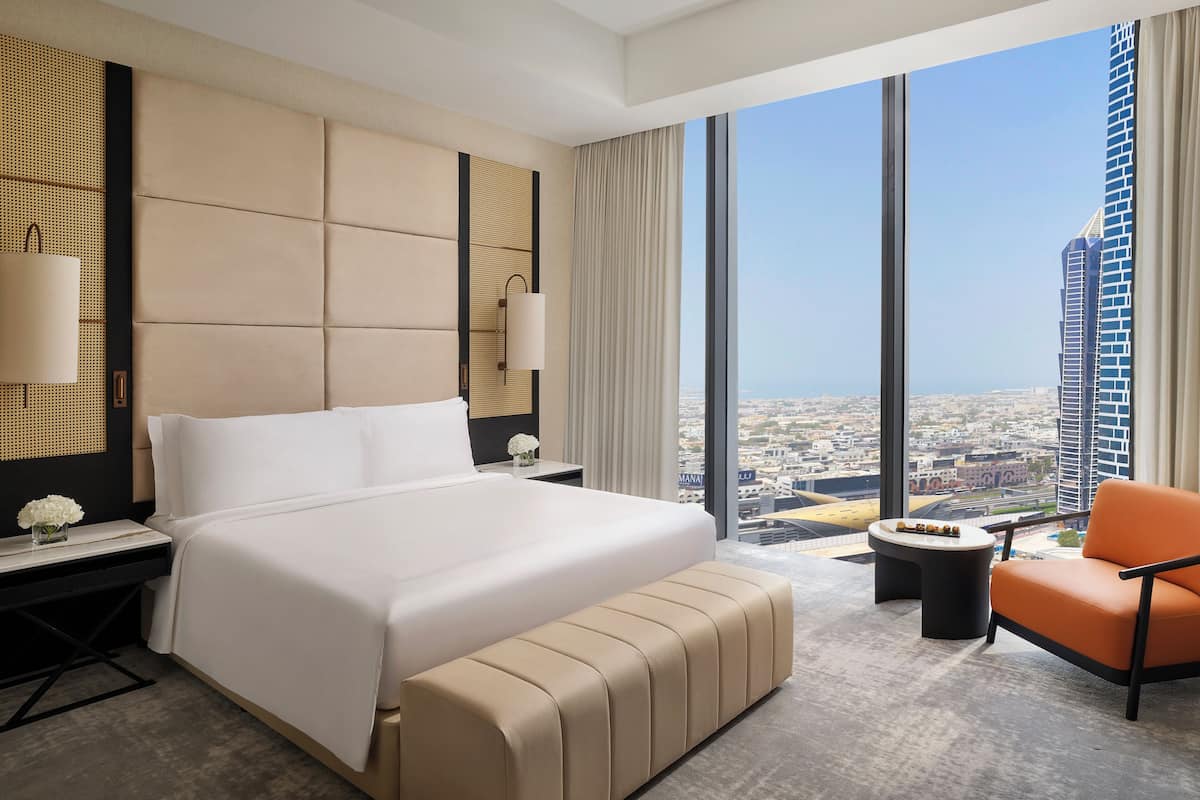 Luxury Suite | Premium bedding, minibar, in-room safe, individually furnished