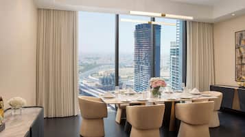Anantara Royal Suite with Pool | Dining room