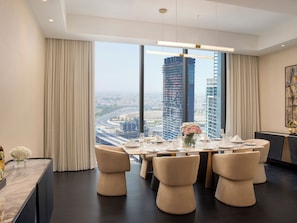 Anantara Royal Suite with Pool | Dining room