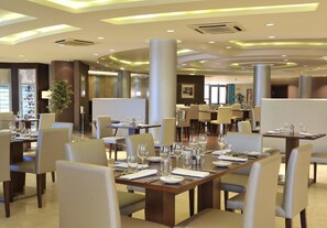 Daily full breakfast for a fee - Radisson Blu Hotel Lusaka (Lusaka)