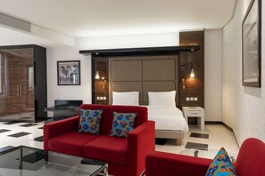 Executive Room | Premium bedding, minibar, in-room safe, desk - Radisson Blu Hotel Lusaka (Lusaka)