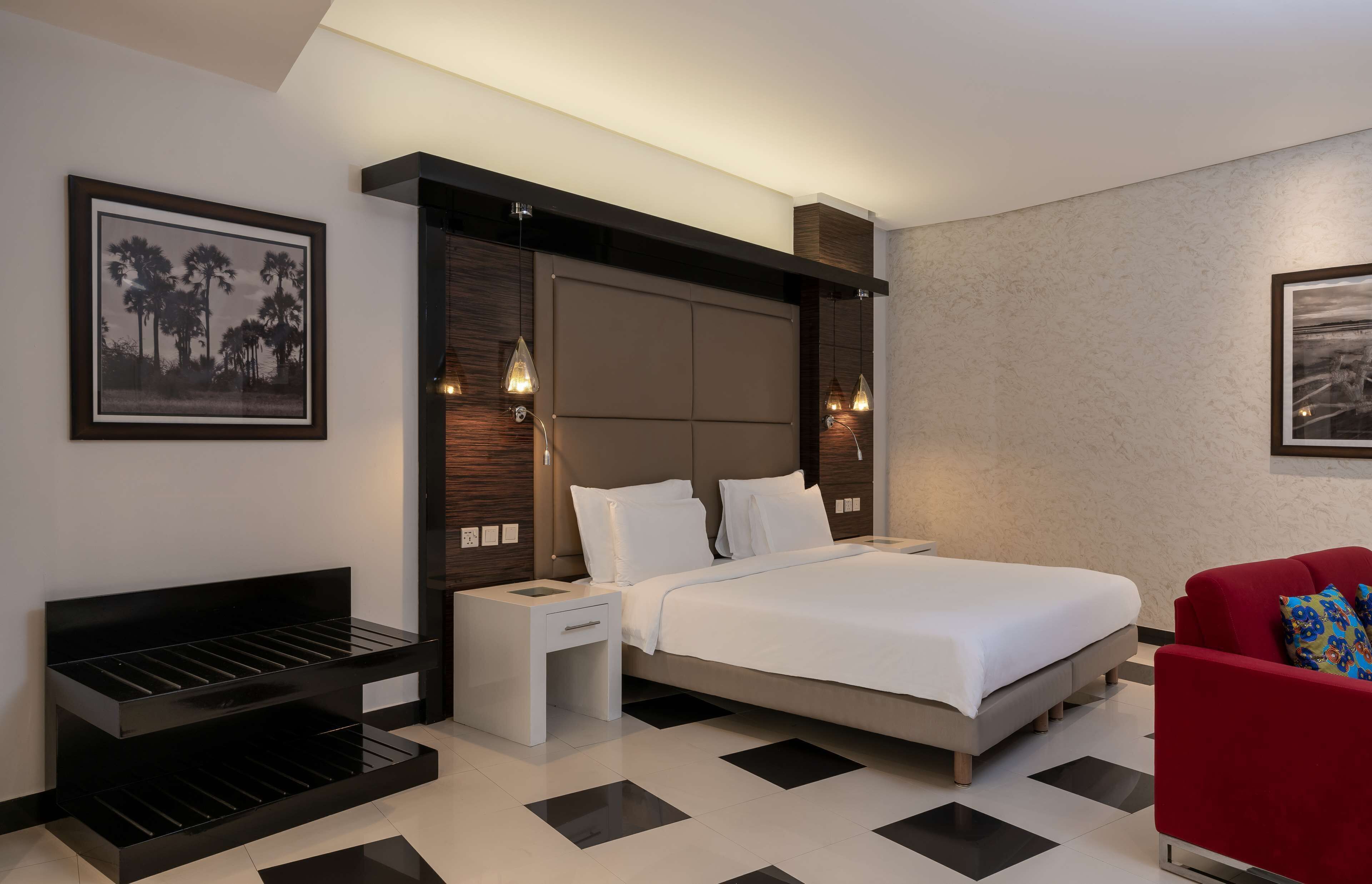 Premium bedding, minibar, in-room safe, desk