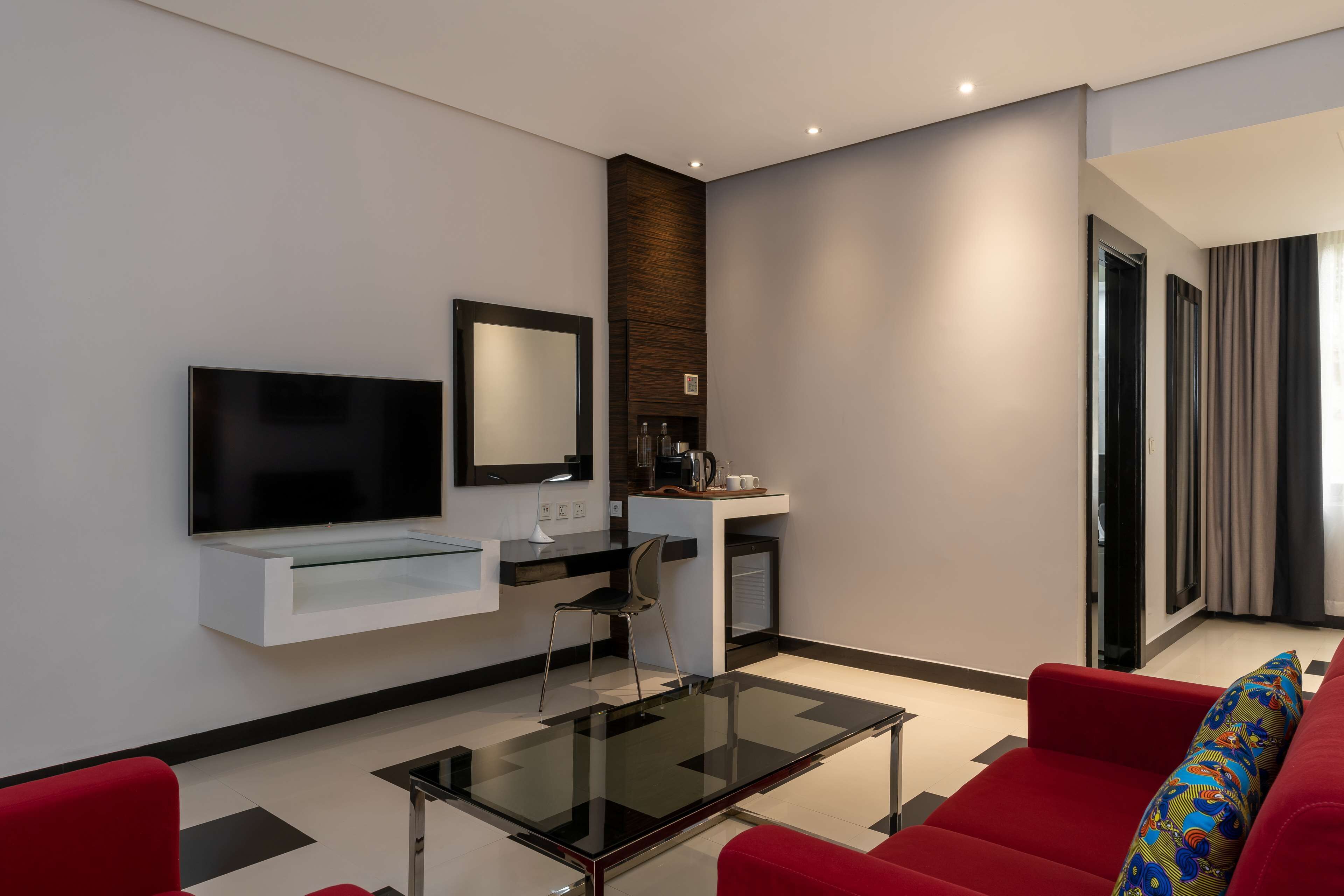 executive room | 1 bedroom, premium bedding, minibar, in-room safe