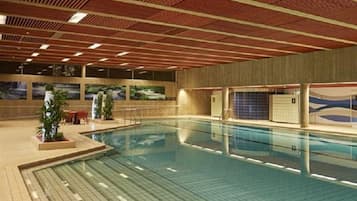 2 indoor pools, outdoor pool
