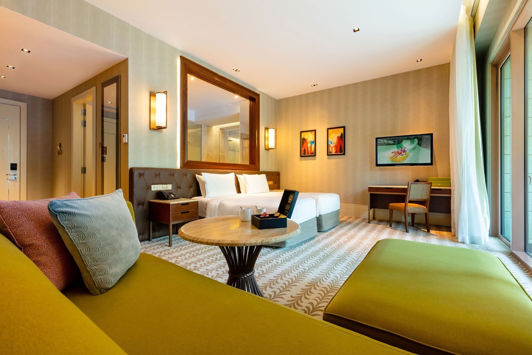 Egyptian cotton sheets, free minibar, in-room safe, desk