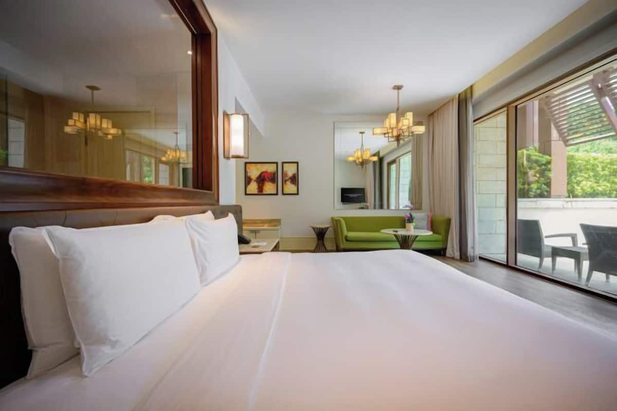 1 bedroom, Egyptian cotton sheets, free minibar, in-room safe