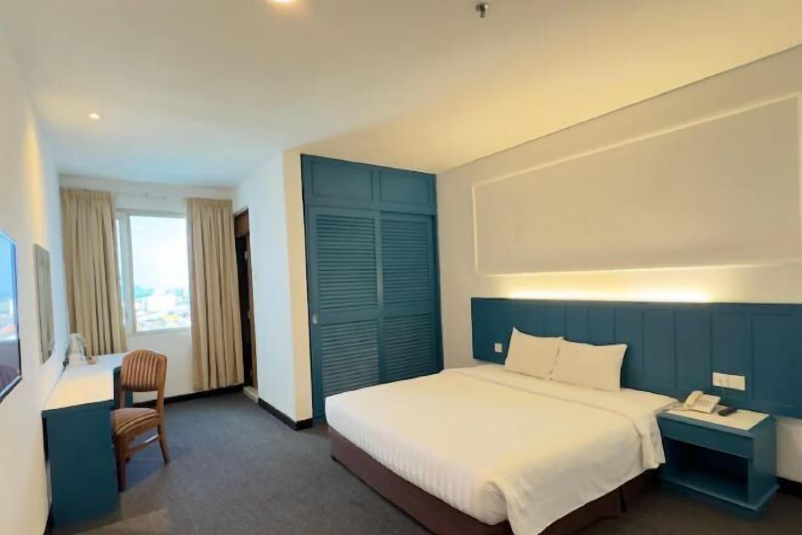 Minibar, free WiFi, bed sheets, wheelchair access