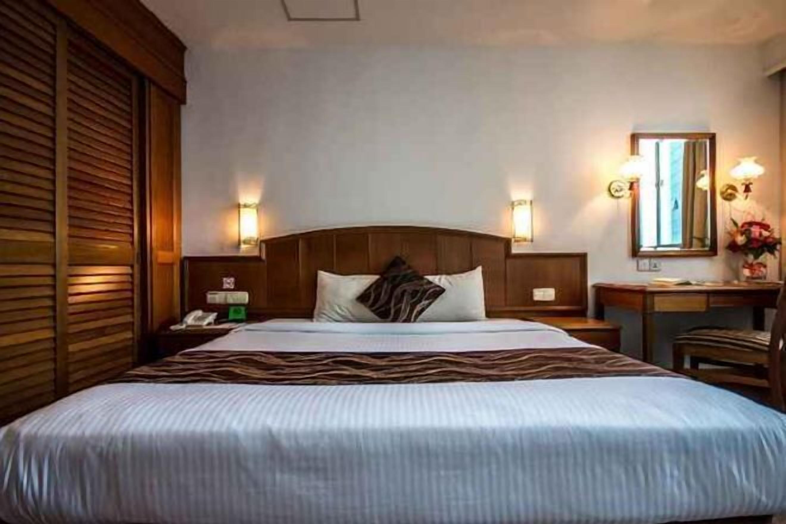 Minibar, free WiFi, bed sheets, wheelchair access