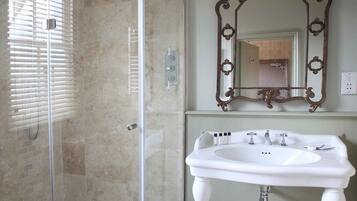 Executive Double Room, Ensuite | Bathroom