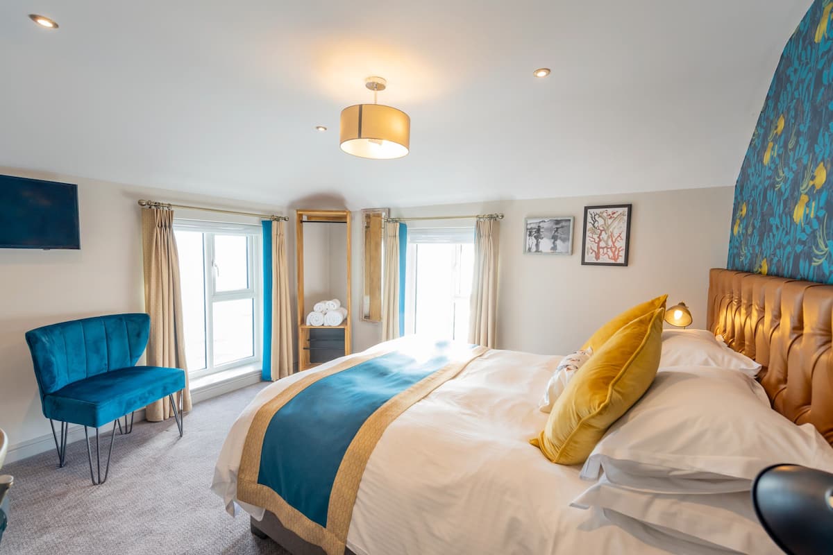 Superior Double Room, Ensuite, Sea View