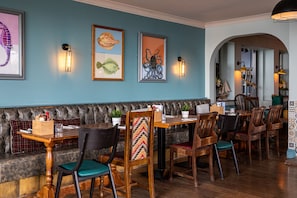 Deluxe Double Room, Ensuite | Dining