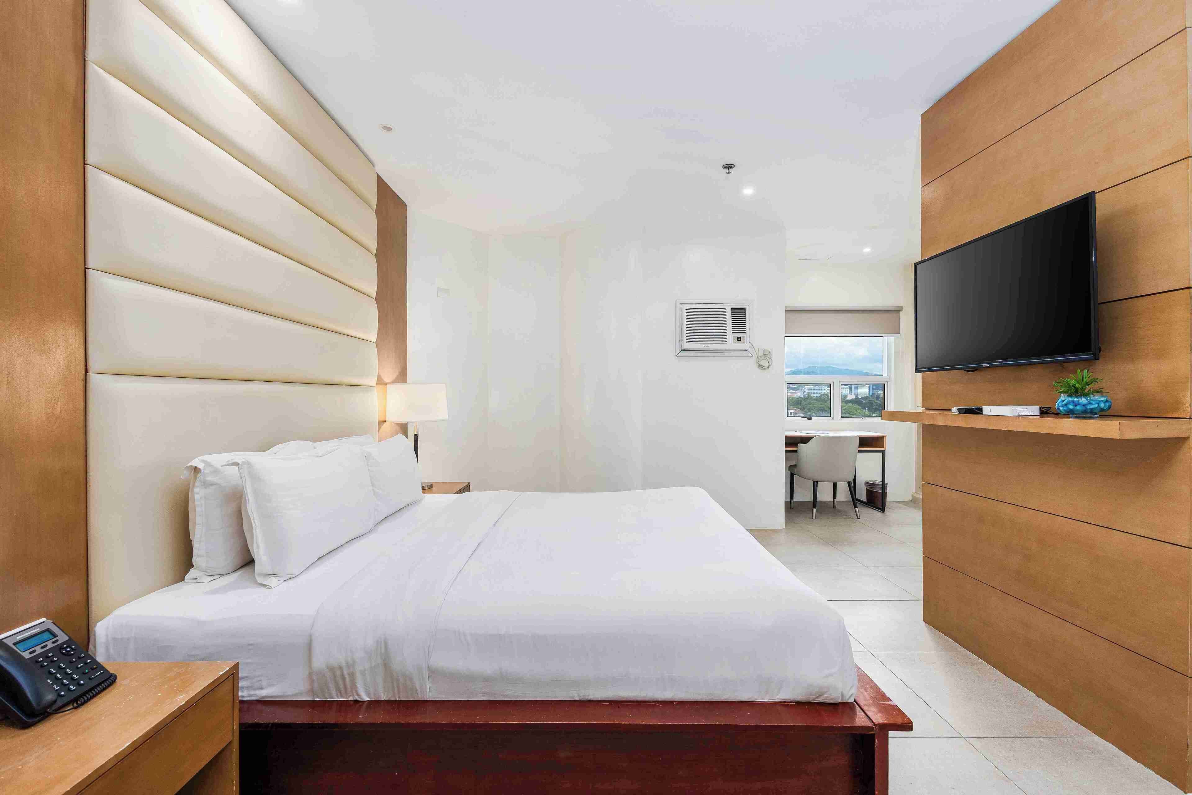 Standard King | Minibar, safe på rommet, skrivebord og wi-fi (inkludert)