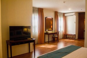 Suite – premier | Minibar, safe på rommet, skrivebord og wi-fi (inkludert)