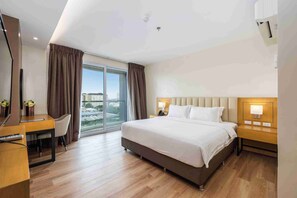 디럭스룸, 킹사이즈침대 1개 | 미니바, 객실 내 금고, 책상, 무료 WiFi