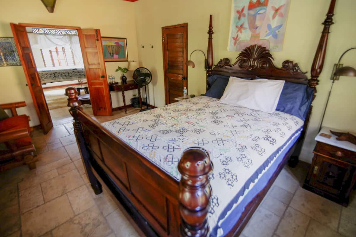 1 bedroom, premium bedding, pillowtop beds, individually decorated
