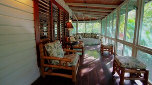 Superior Queen Room (Sea Grape) | 1 間臥室、高級寢具、舒適加層、書桌