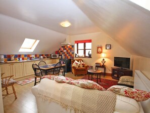 Apartment, Private Bathroom (The Loft Self-catering) | Living area