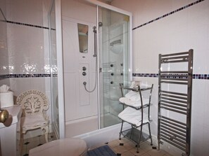 Suite, Ensuite | Bathroom - Pen-y-Bryn House (Brecon)