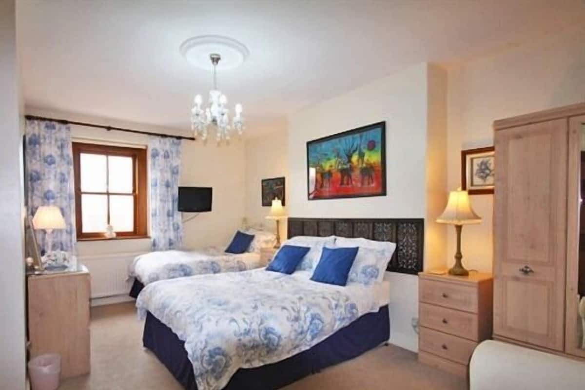 Suite, salle de bains attenante