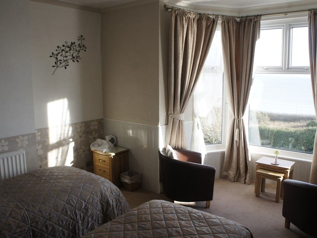 Twin Room, Ensuite (Sea Facing Bay Window)