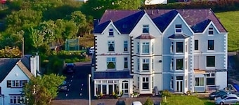 Plas Isa Hotel