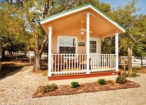 Exclusive Room, 1 Bedroom, Private Bathroom, Partial Lake View (The Greystroke) | Premium bedding, pillowtop beds, individually furnished, desk - Old Irish Inn (Denton)