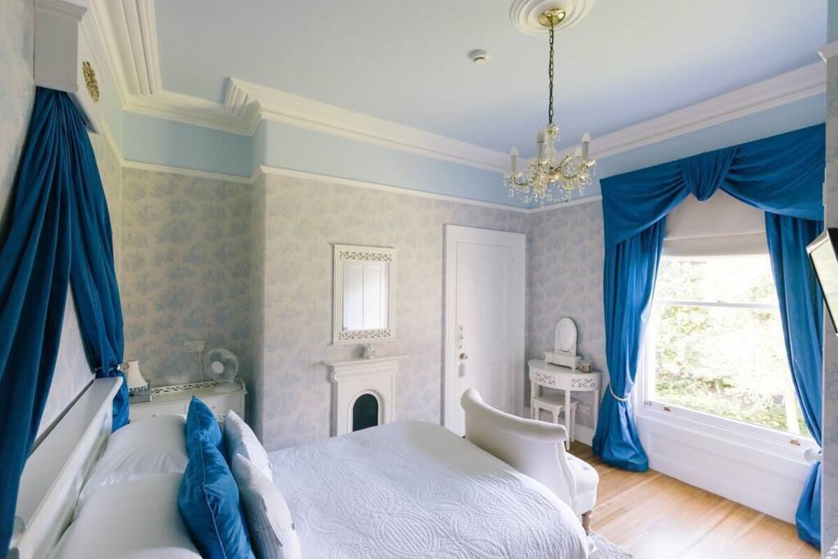 Double Room with Garden View | Premium bedding, iron/ironing board (on request), WiFi (free)
