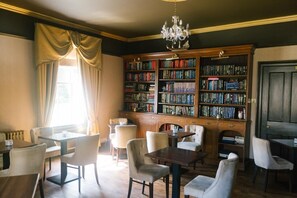 Interior - Dunedin Country House (Hull)