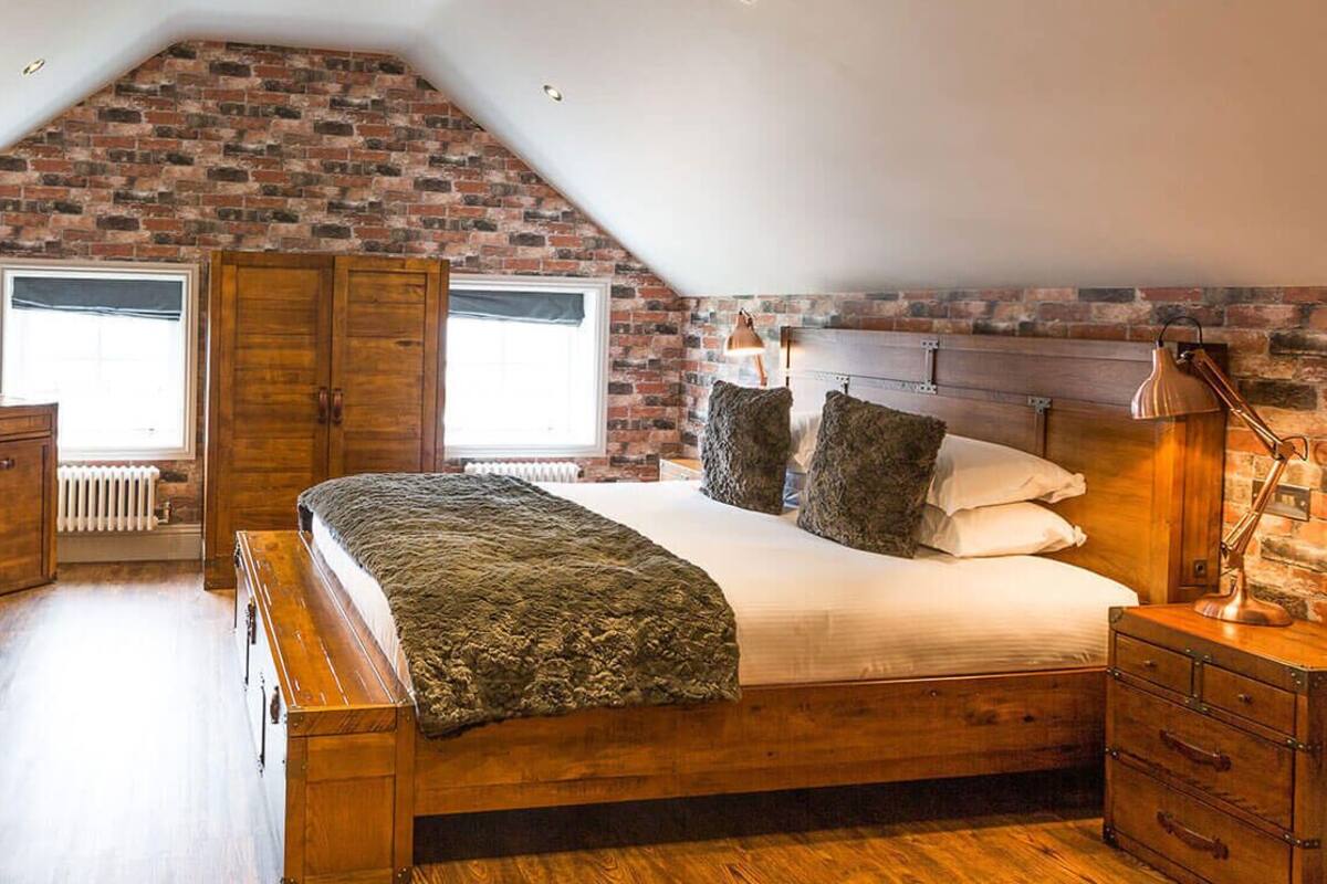 Stable Master | Premium bedding, iron/ironing board (on request), WiFi (free)