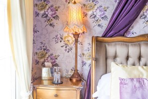 Premium bedding, individually decorated, individually furnished - Dunedin Country House (Hull)
