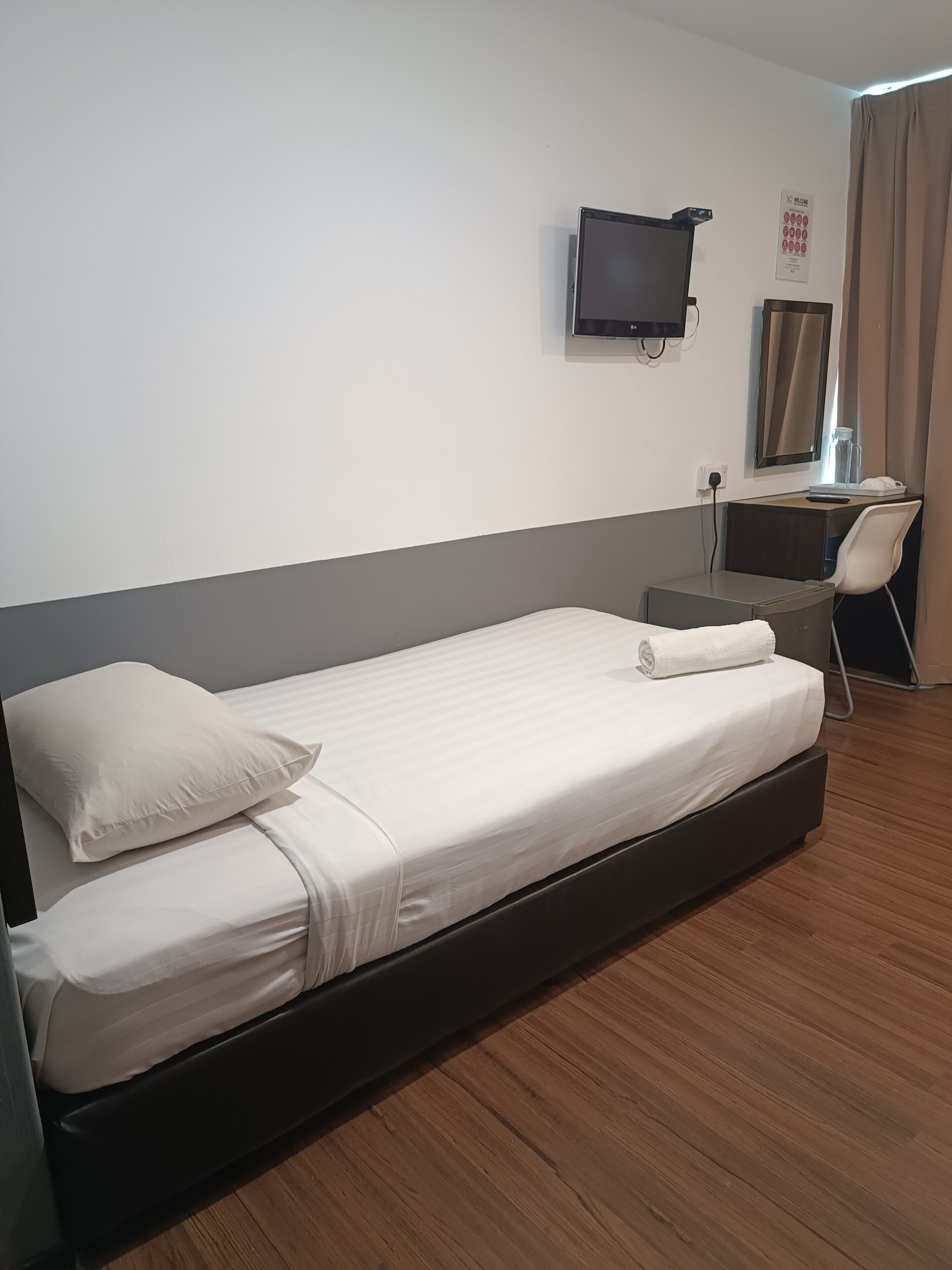 Chambre Triple Standard | Coffres-forts dans les chambres, bureau, fer et planche à repasser